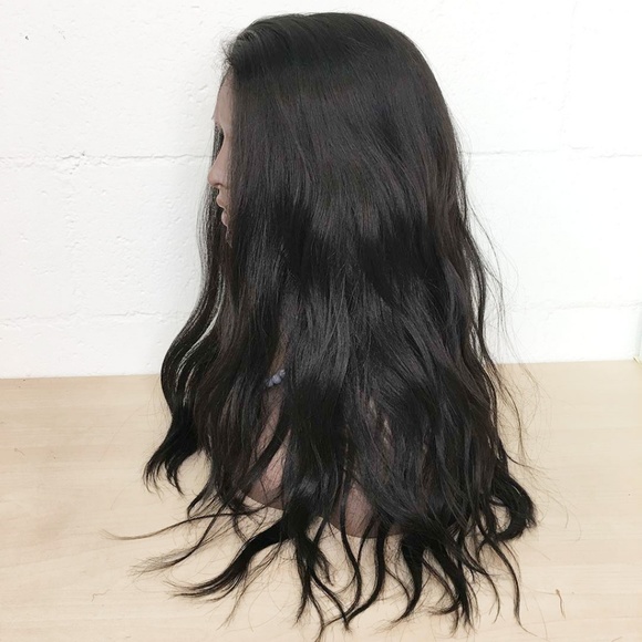 24" Black Wavy Lace Front Wig | BELLA - Picture 3 of 7
